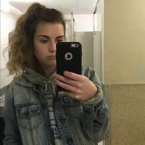 Meet your Posher, Azzy